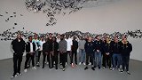 体育与美的结合！澳大利亚男篮全队参观NGV美术馆