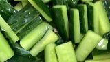 黄瓜这样做酸辣爽口，不信你不喜欢？