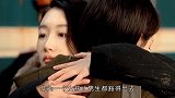 周冬雨生吃大葱，没男生陪同，谁注意她对女同伴说了啥？暴露心机