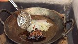 迷你厨房，小二！帮我来一份1毛钱辣椒酱