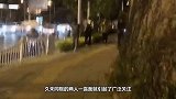 太甜蜜！赵丽颖冯绍峰牵手逛街被偶遇，赵丽颖刚杀青就探班