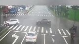 红灯都敢闯？网友：马路难道是你家的？