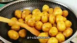 东北烀咸菜，小土豆和豇豆这样搭配太厉害了，给肉都不换，真下饭