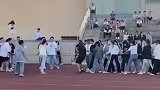 说好的拔河呢怎么一开始就滑倒了