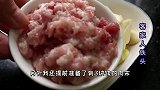 用铁锅煎鱼？铁头教你一个不掉皮散肉的小技巧，煎出的鱼皮香肉嫩