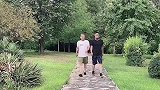 兄弟，你们这是摆明了欺负老妹儿一人啊！