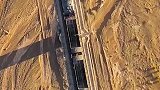 震撼我了，航拍穿越大漠戈壁的敦煌铁路