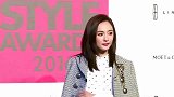 感情很好！张小斐穿着休闲探班杨幂新剧 网友：梦幻联动