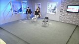 小品《公交车》，爱笑兄弟以不变应万变，硬是对峙小时！