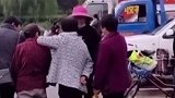 烟头回收五六十一斤！大爷大妈拎袋排队来卖