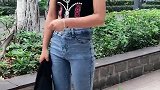 云南姑娘唱了一首山歌，声音甜美，好听