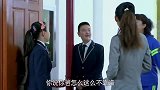 女儿考年级第一，军人爸爸开家长会，一开口全场爆笑！