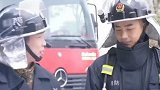 这女的这是瞎搞