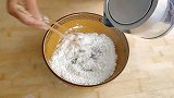 农村妈妈教你做糯米豆沙卷，外酥里糯，香甜美味，做法简单又好吃