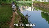 实拍：钓鱼的时候，鱼儿是怎么上钩的？