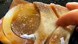 第一眼看是块肥肉，后来才知道是块玉石