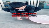 小伙放鞭炮忘记扔了，我就想问问你有没有受伤