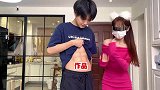 总算圆他一个腹肌梦