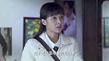 二婶急忙跑到侄女房间，在床上竟发现超短裙和小卡片，感觉不对劲