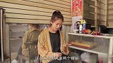 饭店老板娘搞活动，大碗面1元小碗面10元，没想遇上吃货小伙