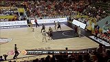 篮球-14年-欧冠亚巡赛：霍尔曼突分张伟底脚三分命中-花絮