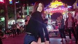 身材出众舞蹈更出众的美女，街头劲舞真性感