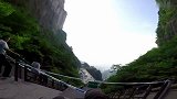 极限-17年-国外跑酷达人挑战天门山 上演天梯速降-专题