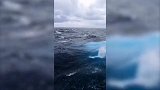测试你是否有深海恐惧 拍摄于印度洋的一段海面