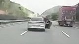 广东惠州：网约车乘客高速上跳车，交警通报：乘客有饮酒行为
