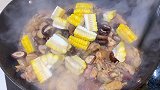 广东人都爱吃的香鸡煲，肉鲜味美，原汁原味，香而不腻