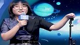为什么那么多脱口秀演员，却火了个李雪琴呢？