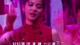 欧阳娜娜演唱《爱的就是你》，这扎起了丸子头好可爱