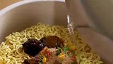 男生教你怎么正确泡泡面，比平时好吃十倍