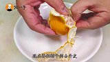 老刘今天做冰糖葫芦，酸甜开胃成本低，比外面卖的还好吃！