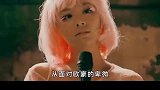 曾遭同学排挤喝下拖把水，后在卫生间邂逅伯乐饶雪漫