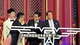 彭于晏李昀锐活动握手，同框合照各帅各的，年龄差14岁完全看不出