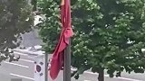 韩国酒店里各国国旗只有中国国旗被捆绑，网友忍无可忍果断出手