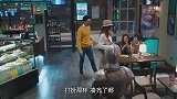 三个女人恶整小舅舅，小舅舅忙的累趴下，外甥女在旁边都笑喷了！