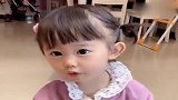 小萝莉的妈妈每次都诓骗零食，萌娃反应亮了，套路太深