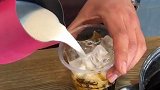 黑糖珍珠挂壁加冰加牛乳茶 网红奶茶