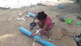 把一条死鱼放在水边解冻，过段时间一看，反倒“大捞一把”！
