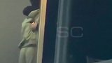 劳塔罗现场观看竞技预备队比赛 并与米利托拥抱