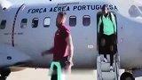 世界杯-17年-帅气！葡萄牙坐军机抵达安道尔 球迷机场热情接机-专题