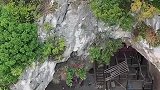 贵州大山上一山洞里建有房子，有人住吗