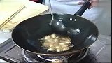 舌尖美食第一集：蒜子烧平鱼