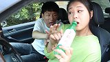 河南方言：小伙打车，没想遇到一言不合就喝两口的女司机，太逗了