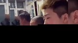 爆笑喝奶显年轻，逛街时候别人以为你是我妈呢！