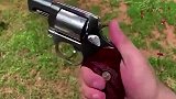 武器百科小左轮手枪很适合防身，特别适合女士使用