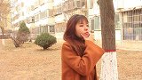 姑娘跟小伙借车，没想一上车导航就占她便宜，姑娘的神回复太逗了