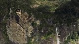 那艘船竟然可以去彩虹瀑布下面